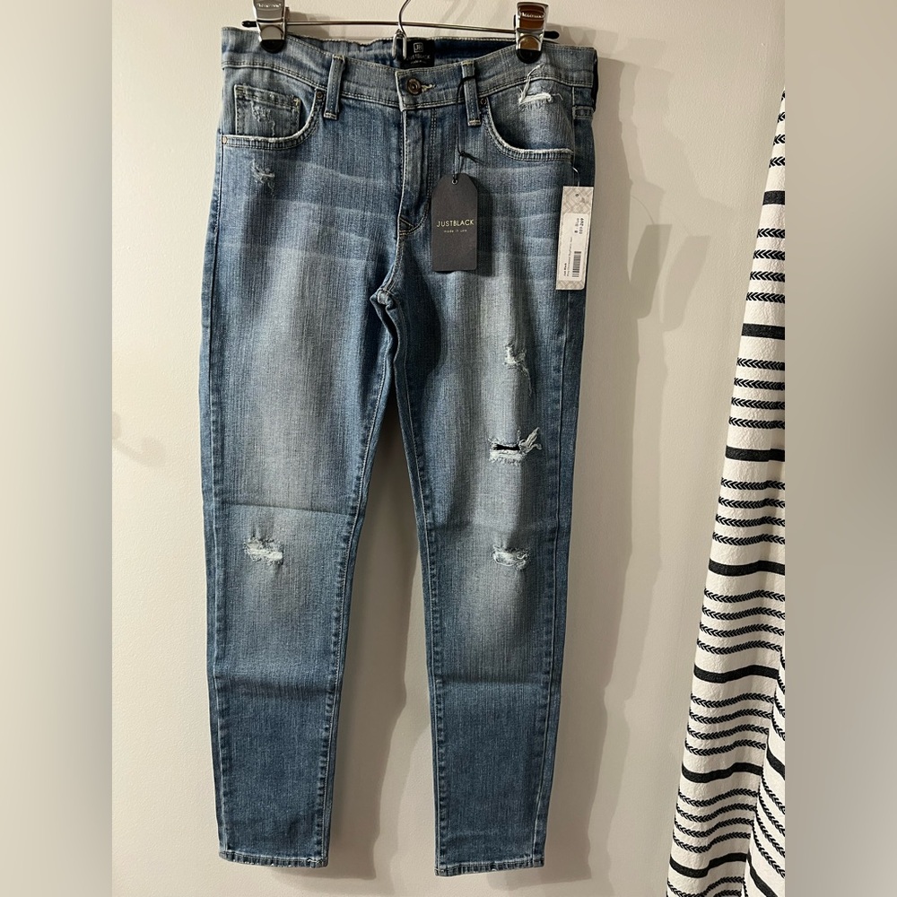 Just Black Riley Distressed Boyfriend Jean. Size 8 (29). NWT.